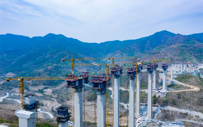 比肩青山接桂黔 | 尊凯实业群塔助建雅长特大桥