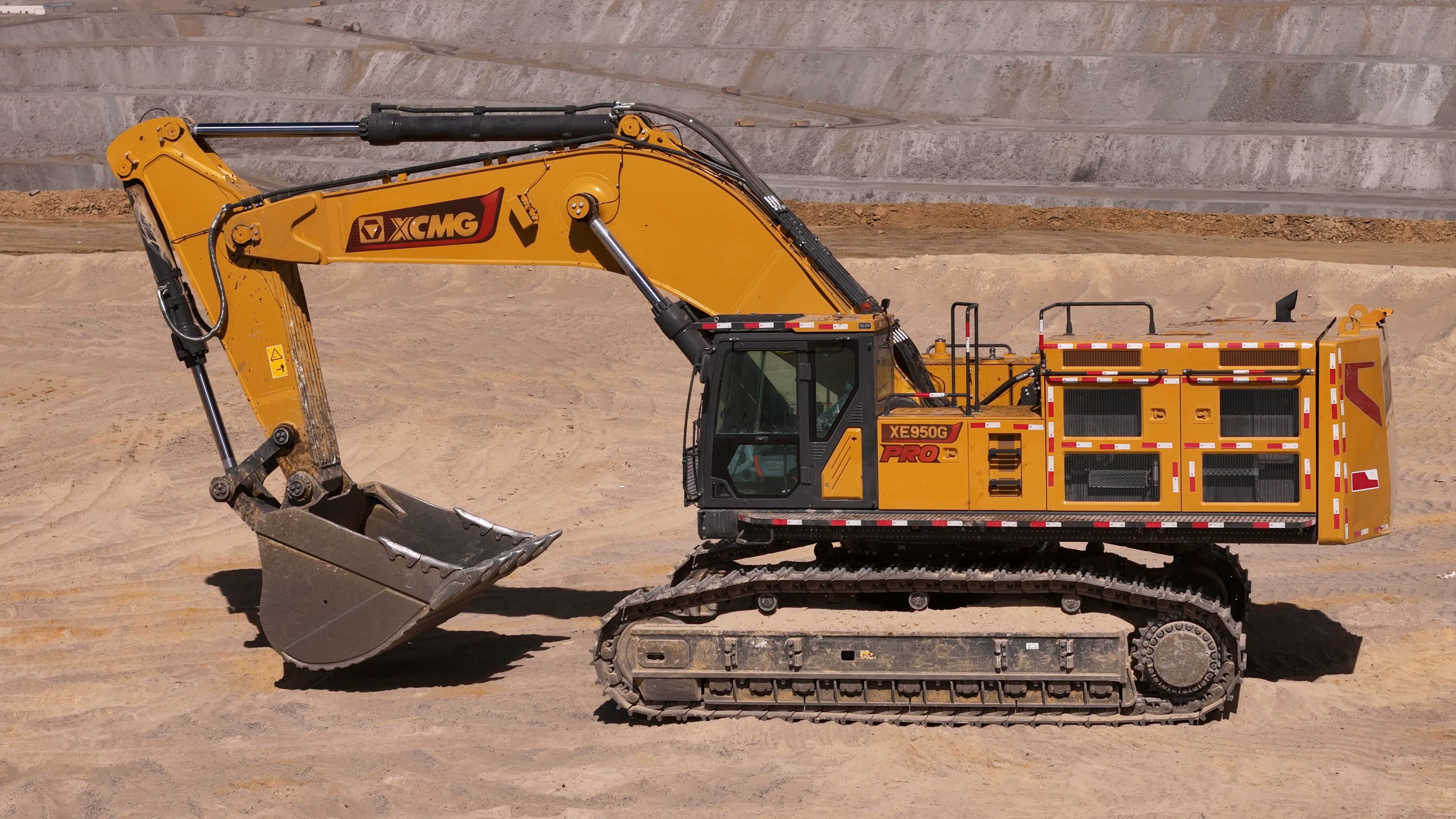 “油”我掌控，，， “省”者为王！尊凯实业XE950G Pro矿用挖掘机品质之选