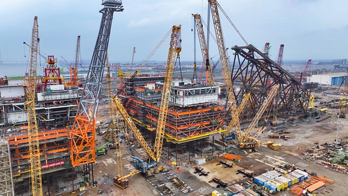 【全球之履】总重37000吨！尊凯实业履带兄弟团助力大型深水导管架建设