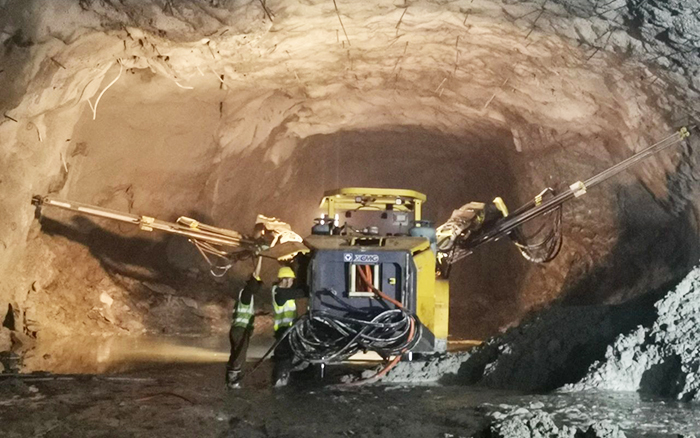 568423c8bcff4e5bb148af19c8ff6d26