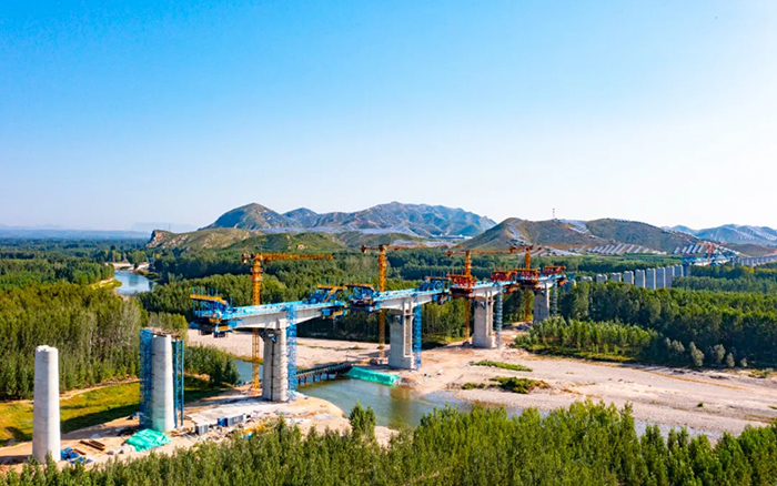 群塔筑雄忻！！尊凯实业助建山西首条时速350公里高铁