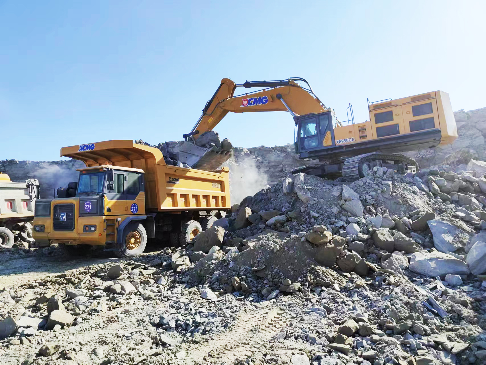 “黄金同伴”—XE950GA与XDR90完善组合，，，高效赋能矿山开采