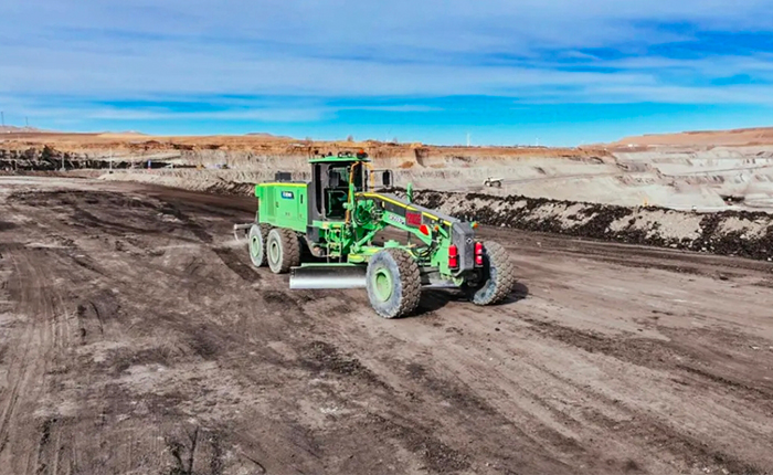 天下首台！矿用大功率纯电动平地机震撼登。。！