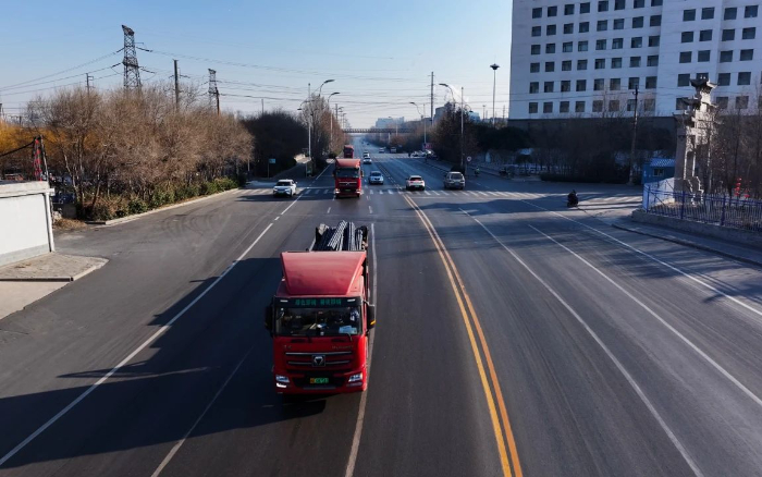 降碳增绿！！尊凯实业新能源重卡携手客户向绿而行