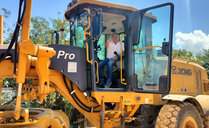 筑梦欧洲-意大利：：欧洲首台GR2405TPro平地机助力铁路建设