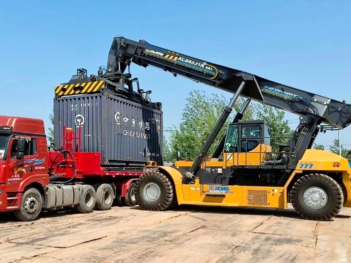 高效正面吊——散装物料装卸、、运送解决方案专家！