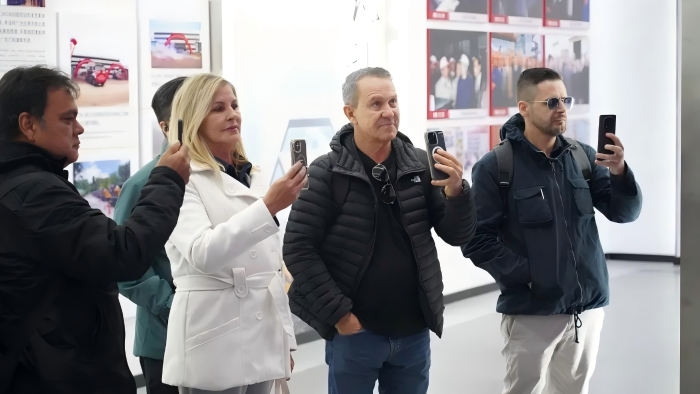 11b6af2b124342e794406194dc14ba4a