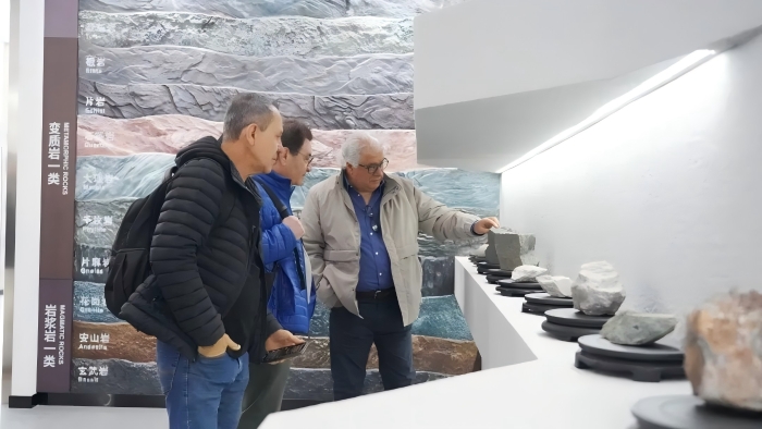 eb01c01d200e4145b20feed43004f852