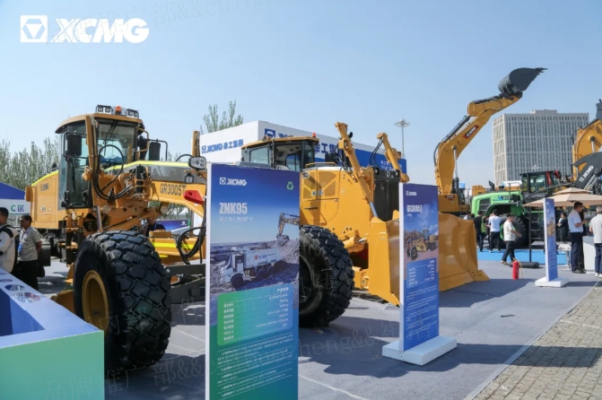 83ba2ffa8fe34d39a0a6b259b4379f99