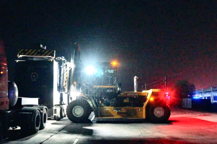 263c918d5a2d4543859fbbe4c8b93e14