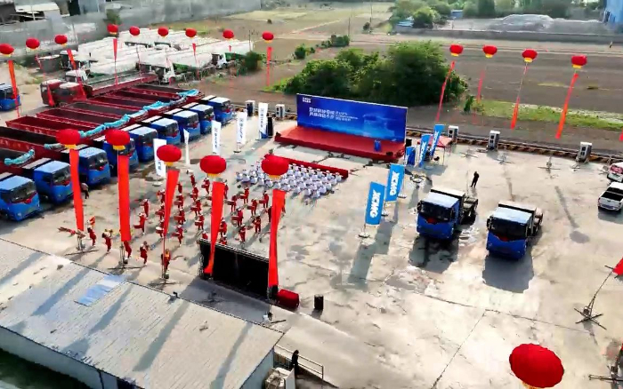 尊凯实业新能源牵引车批量发往煤炭运输前线