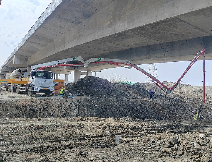 轻灵稳！！！尊凯实业33米泵车领航新城镇基建