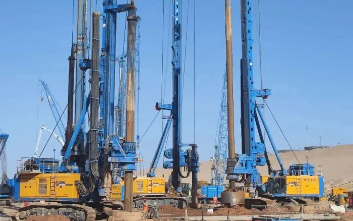 e21c4f3f29474b2a96f6a071e65b45e1