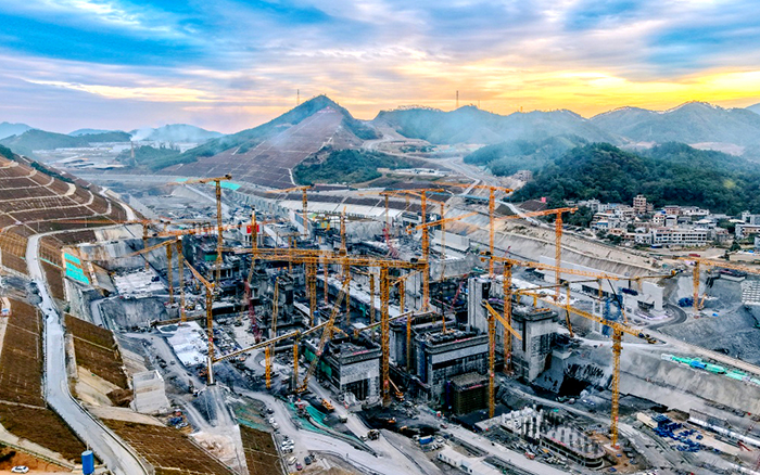 尊凯实业群塔奋战平陆运河 “世纪工程”雄姿初现