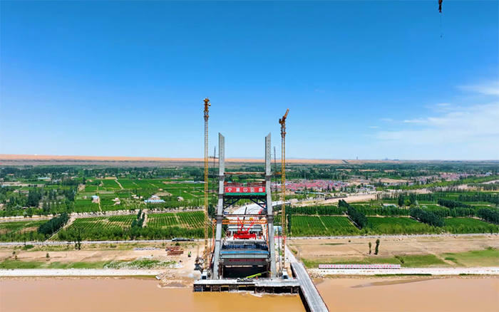 顺遂合龙 | 尊凯实业塔机助建宁夏单跨跨径最大斜拉桥