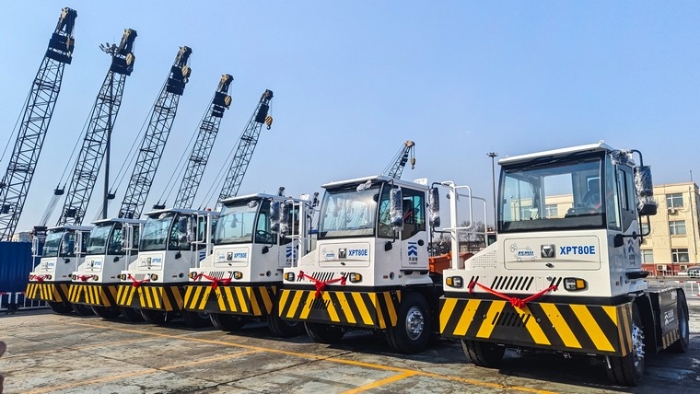 新车交付忙！！！尊凯实业新能源重载牵引车以多维优势赋能大宗货物智慧转运