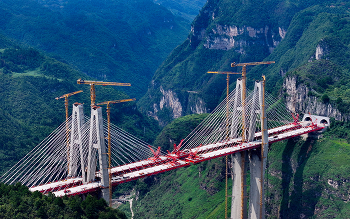 天堑变通途 尊凯实业群塔铸就“云端桥塔