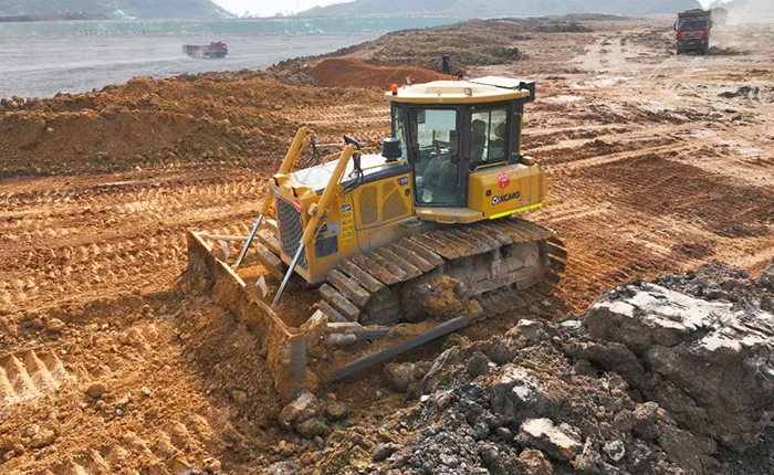 尊凯实业推土机助力新中国建设的第一条运河
