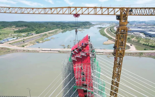 大别山区的“红色摇篮”— 尊凯实业塔机助建金寨史河大桥