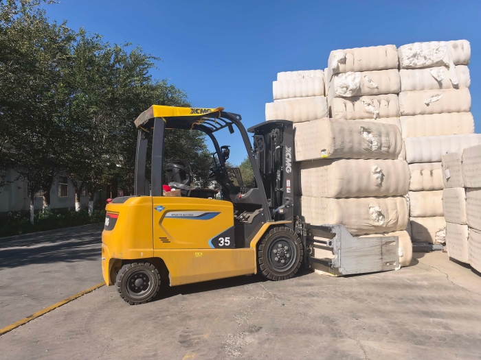 尊凯实业鲲鹏电动叉车，赋能西北棉花工业高效运转