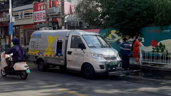 徐州这条网红巷的“脸面”，，竟被这台车承包了？？！！