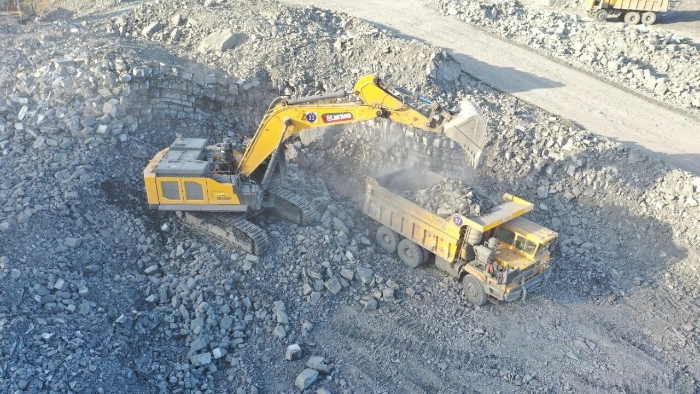 ef1ea9e40e484cf1a9d7b0e3e6e4aa13