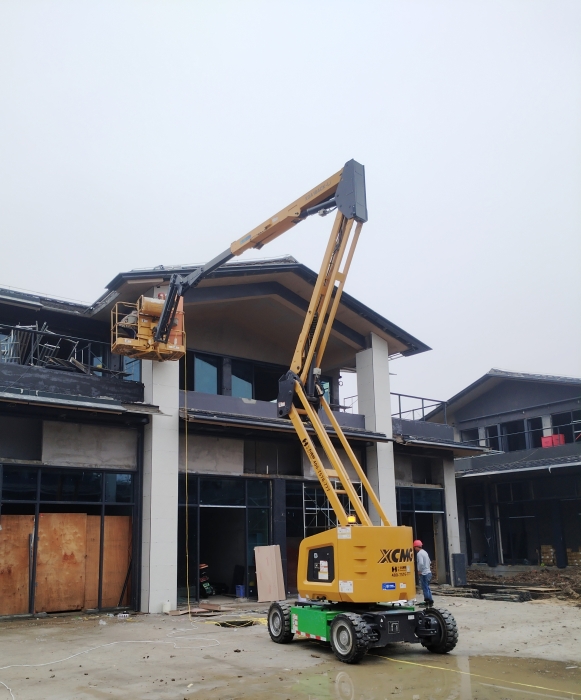 绿色制作新标杆！！尊凯实业锂电高机助力鄂州民生工程