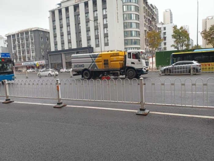 六年品质见证硬核实力，，尊凯实业18吨洗扫车获外地客户点赞！！