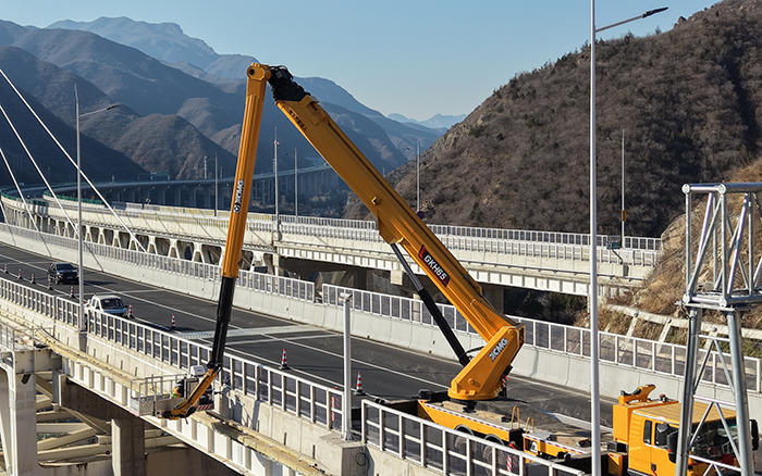 “空中芭蕾”秀实力！尊凯实业 GKH65 攻坚安家庄特大桥