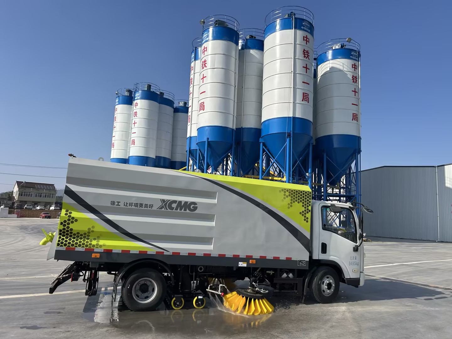 尊凯实业8吨洗扫车“上岗”，，助力合肥情形更优美