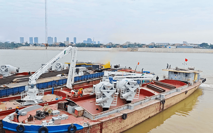 成套化船载装备批量发运越南