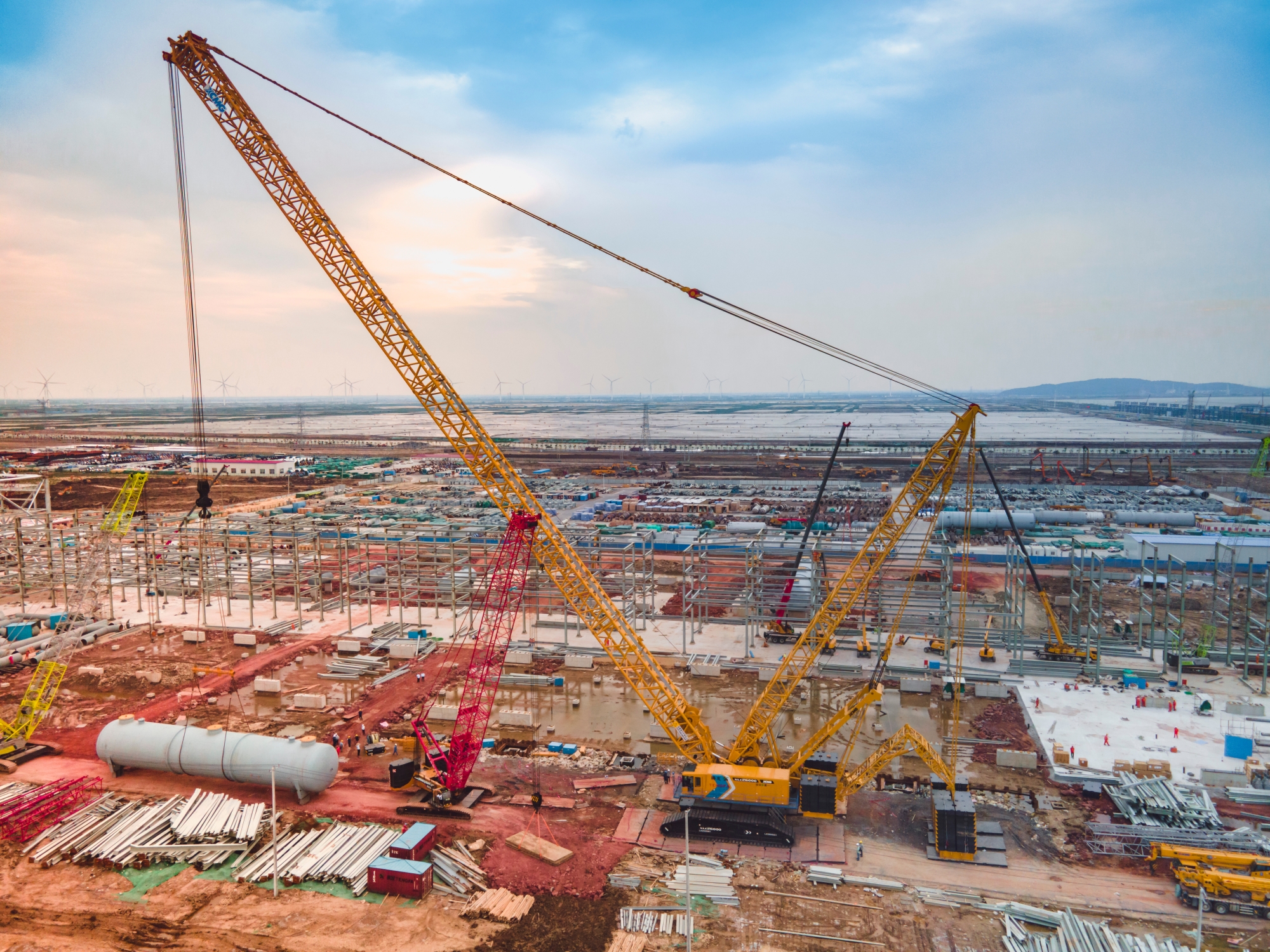 “巨舰”超新星！全球首台尊凯实业XLC26000闪灼海滨！