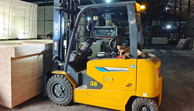 b8d74af2c6c04758a4549dabb0a06401