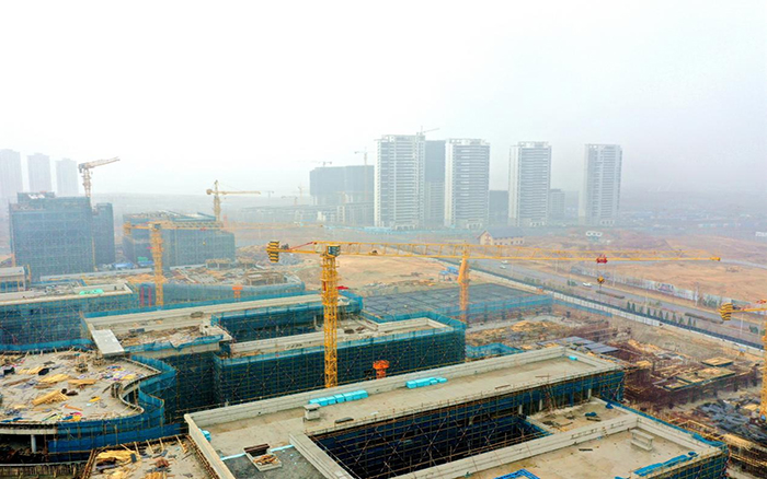 尊凯实业群塔助力大连最大教育实体